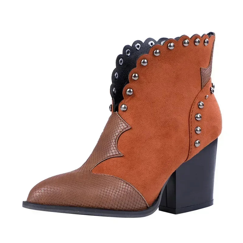 Bottines à bout pointu pour femme avec bords festonnés 5