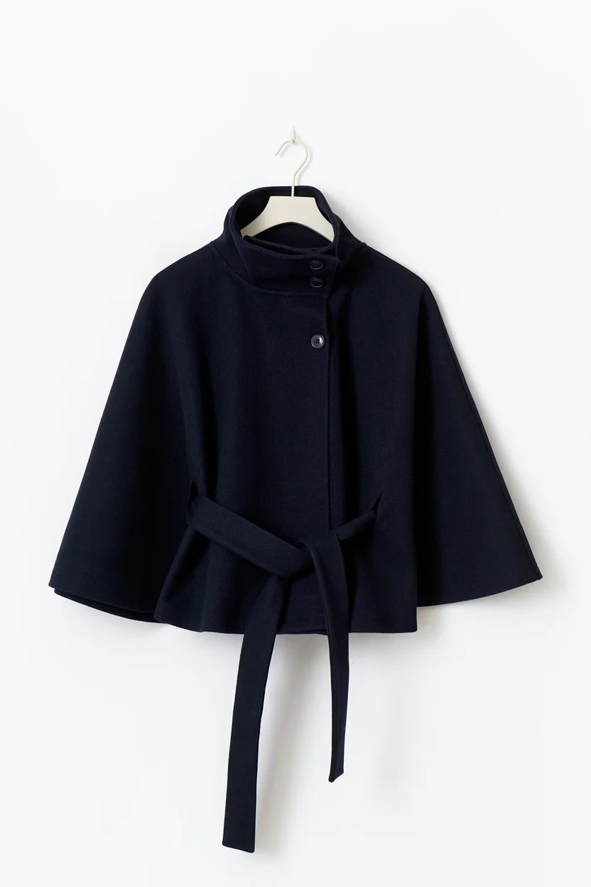 Cape femme avec col montant et ceinture à nouer