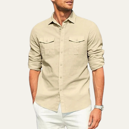 Homme chemise à boutons avec deux poches poitrine à rabat