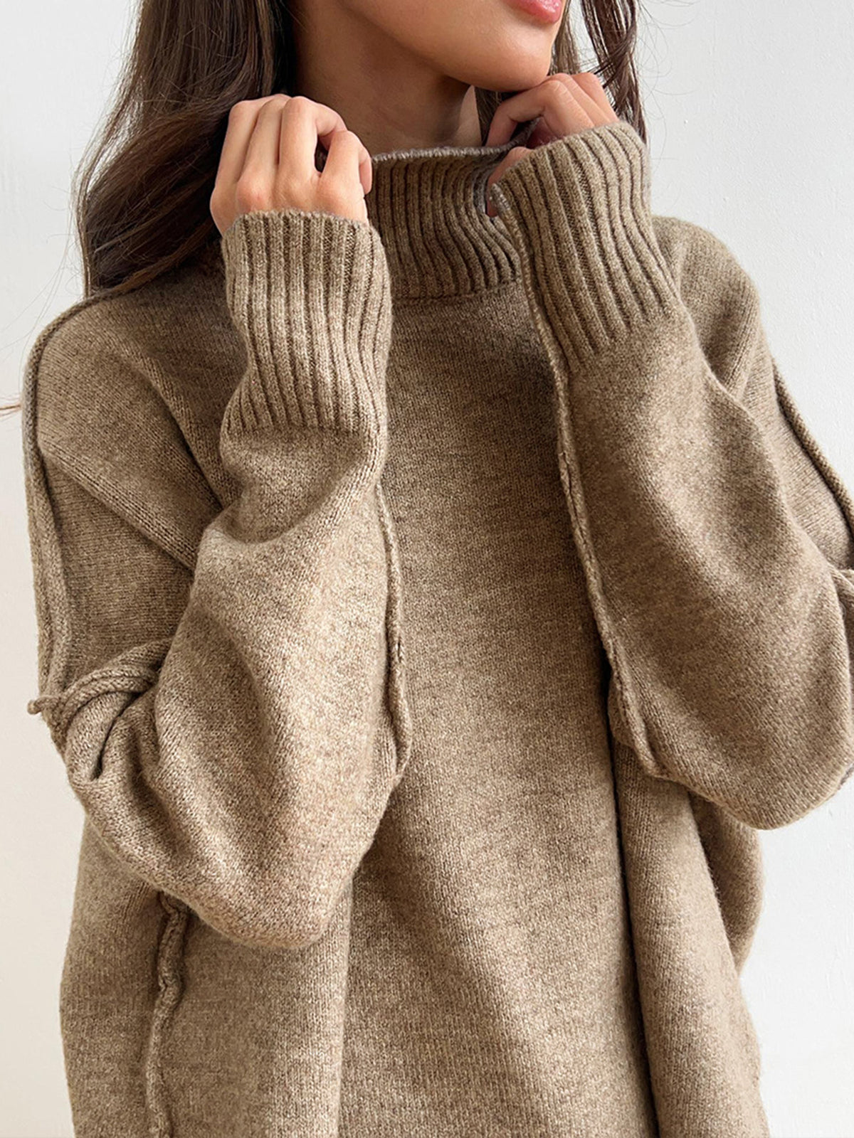 Ensemble en maille pour femme avec pull à col roulé et pantalon large