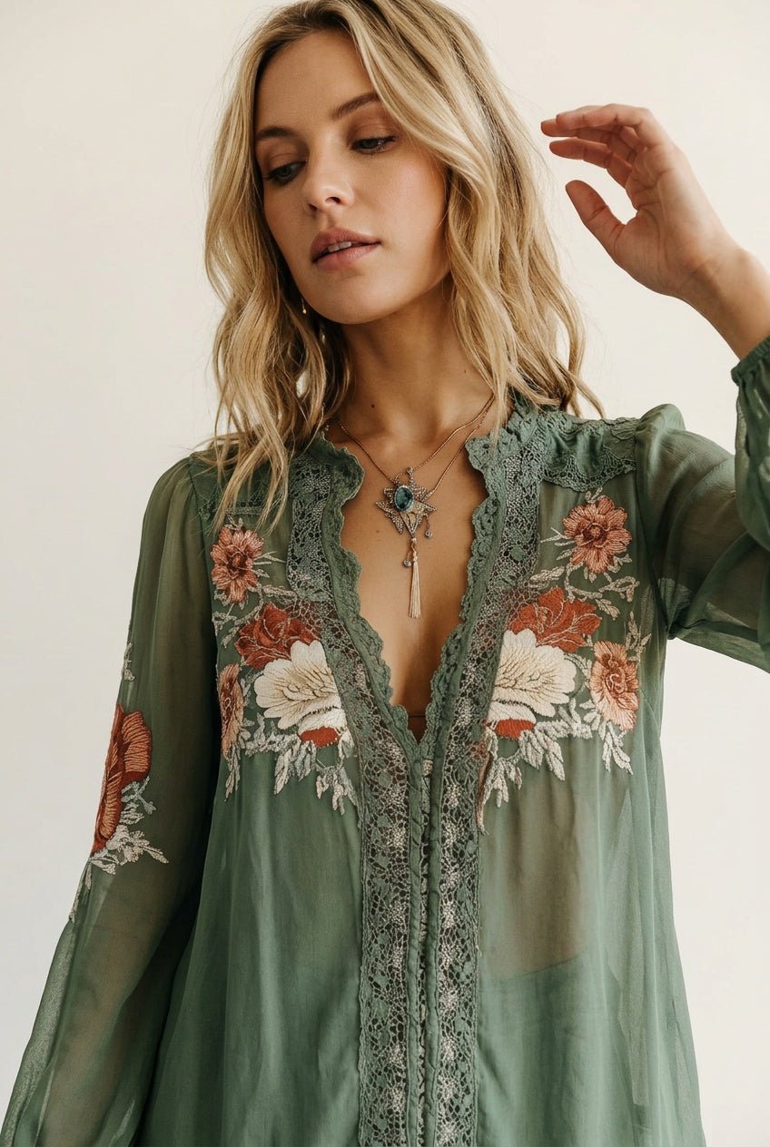 Blouse en mousseline brodée pour femme avec bordure en dentelle 5