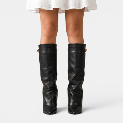 Bottes hautes à bout pointu pour femme avec détails métalliques 2