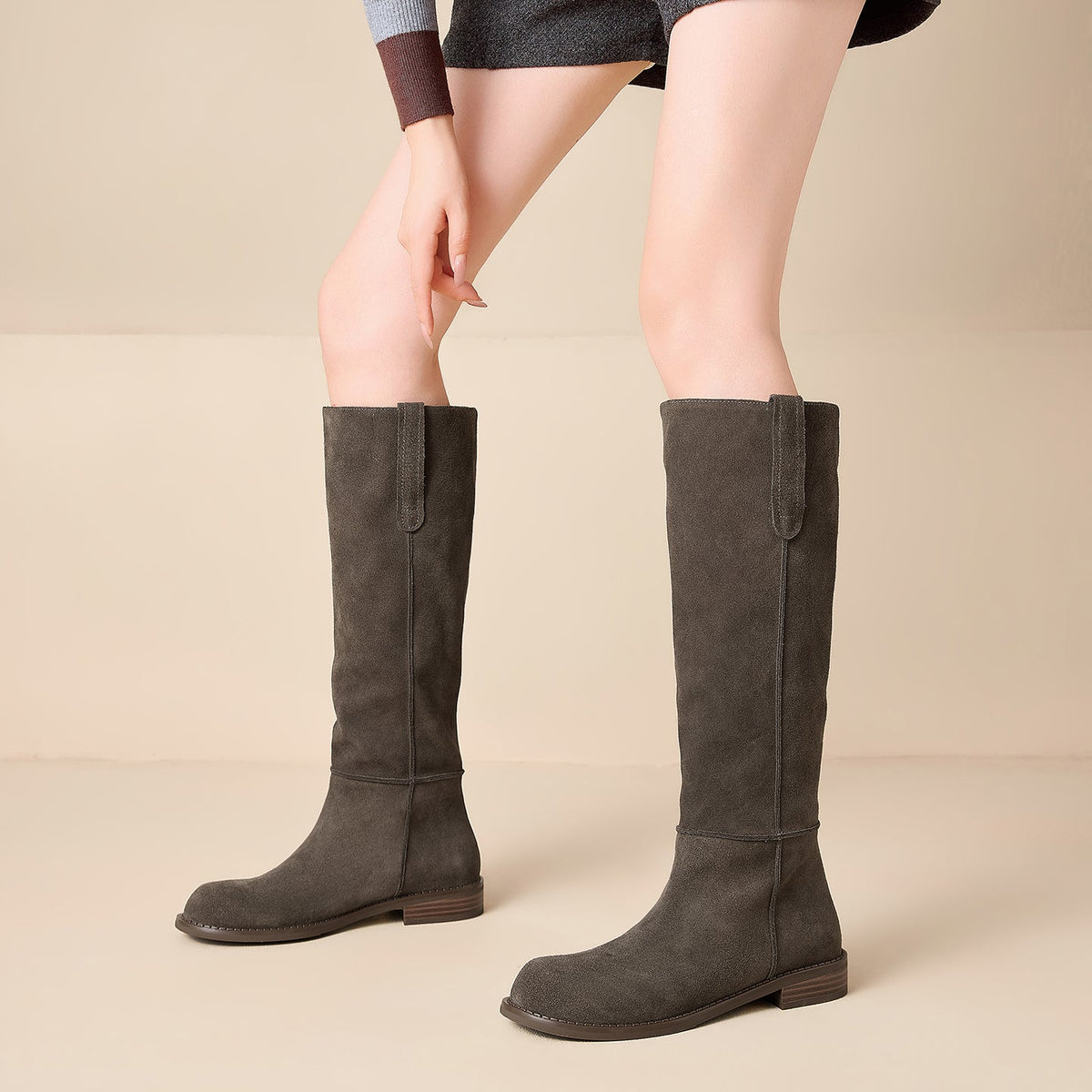Bottes hautes en daim pour femme 11