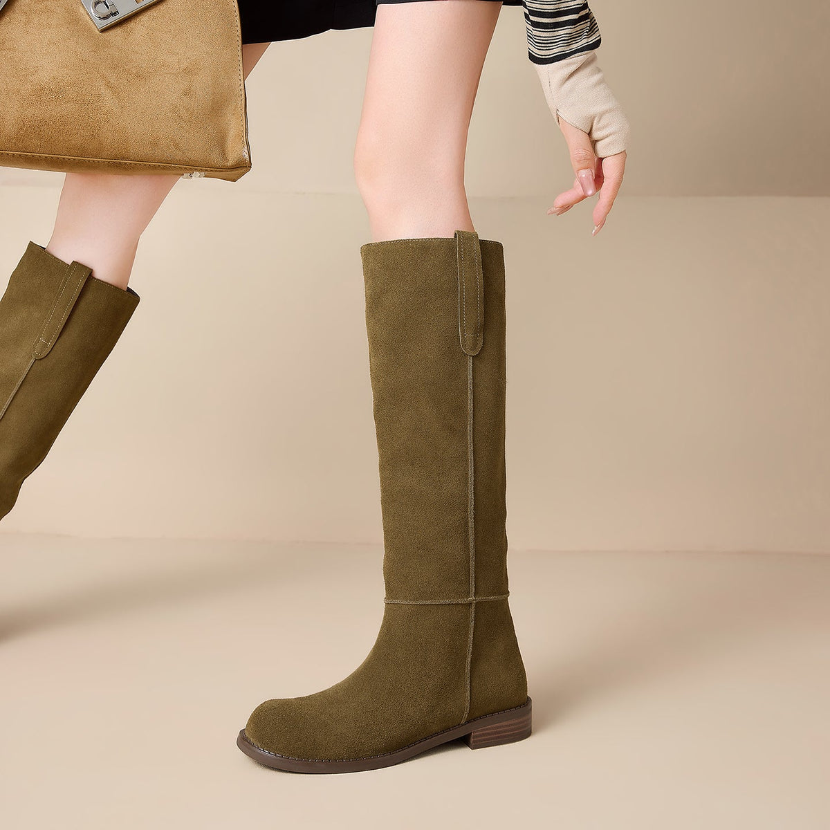 Bottes hautes en daim pour femme 8