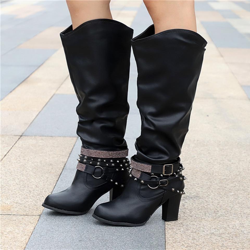 Bottes hautes slouchy pour femme avec brides à clous 5
