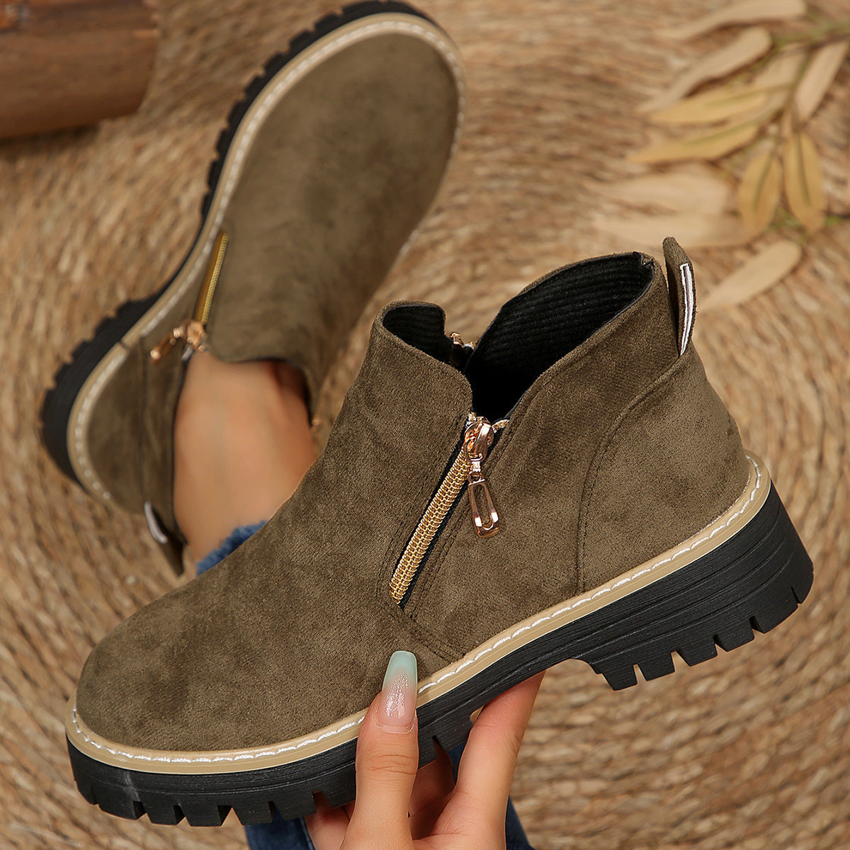 Bottines pour femme avec fermetures éclair latérales et semelles crantées 4
