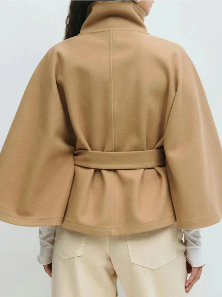 Cape pour femme avec col montant et ceinture à nouer 3