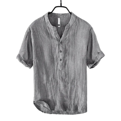 Chemise homme à manches courtes avec col montant et patte boutonnée