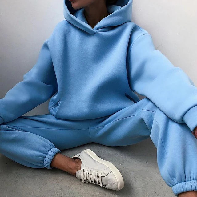 Ensemble survêtement femme avec sweat à capuche et pantalon de jogging 2