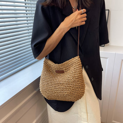 Femme Sac à bandoulière à texture tressée avec empiècement rectangulaire et fines lanières 2