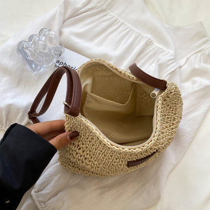 Femme Sac à bandoulière à texture tressée avec empiècement rectangulaire et fines lanières 3