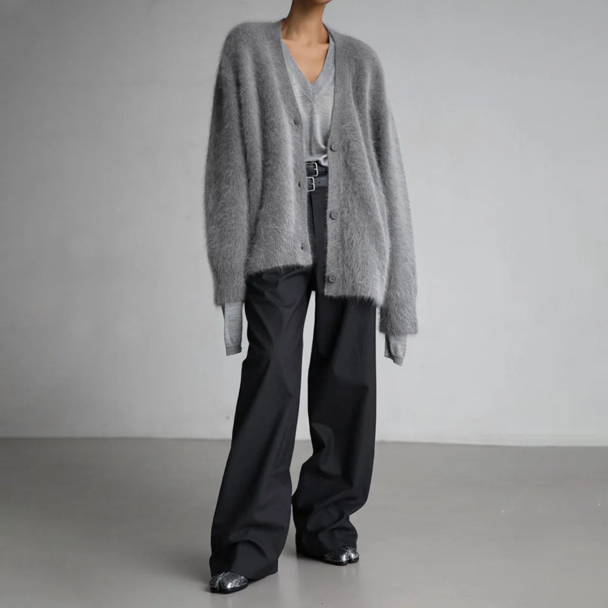 Gilet en maille pour femme avec col en V et boutonnage 3