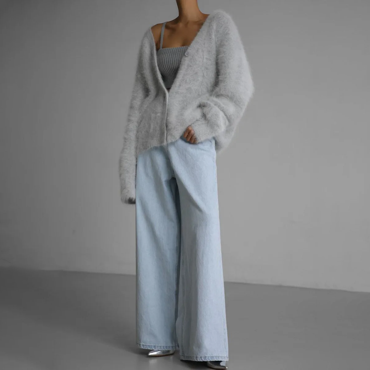 Gilet en maille pour femme avec col en V et boutonnage 5
