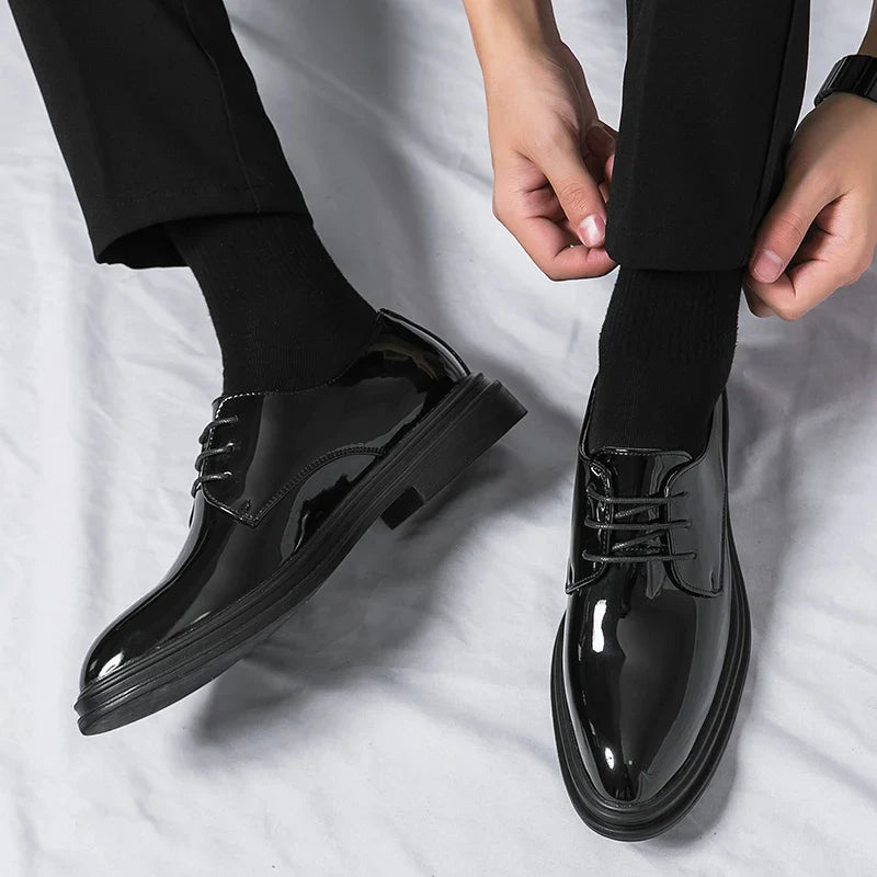 Hommes - Chaussures Derby à fini verni et semelles épaisses 4