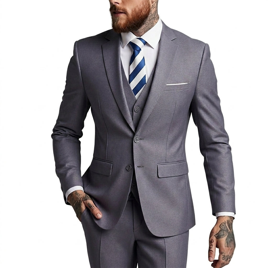 Hommes, Costume 3 pièces avec veste à deux boutons et gilet Gris Foncé