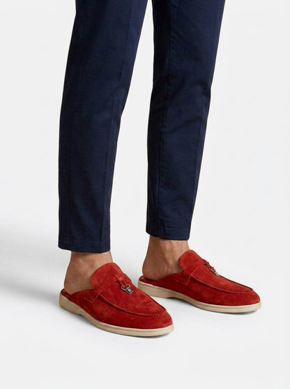 Hommes Mules Mocassins en Daim à Talon Ouvert avec Détail Métallique et Semelle en Caoutchouc Rouge