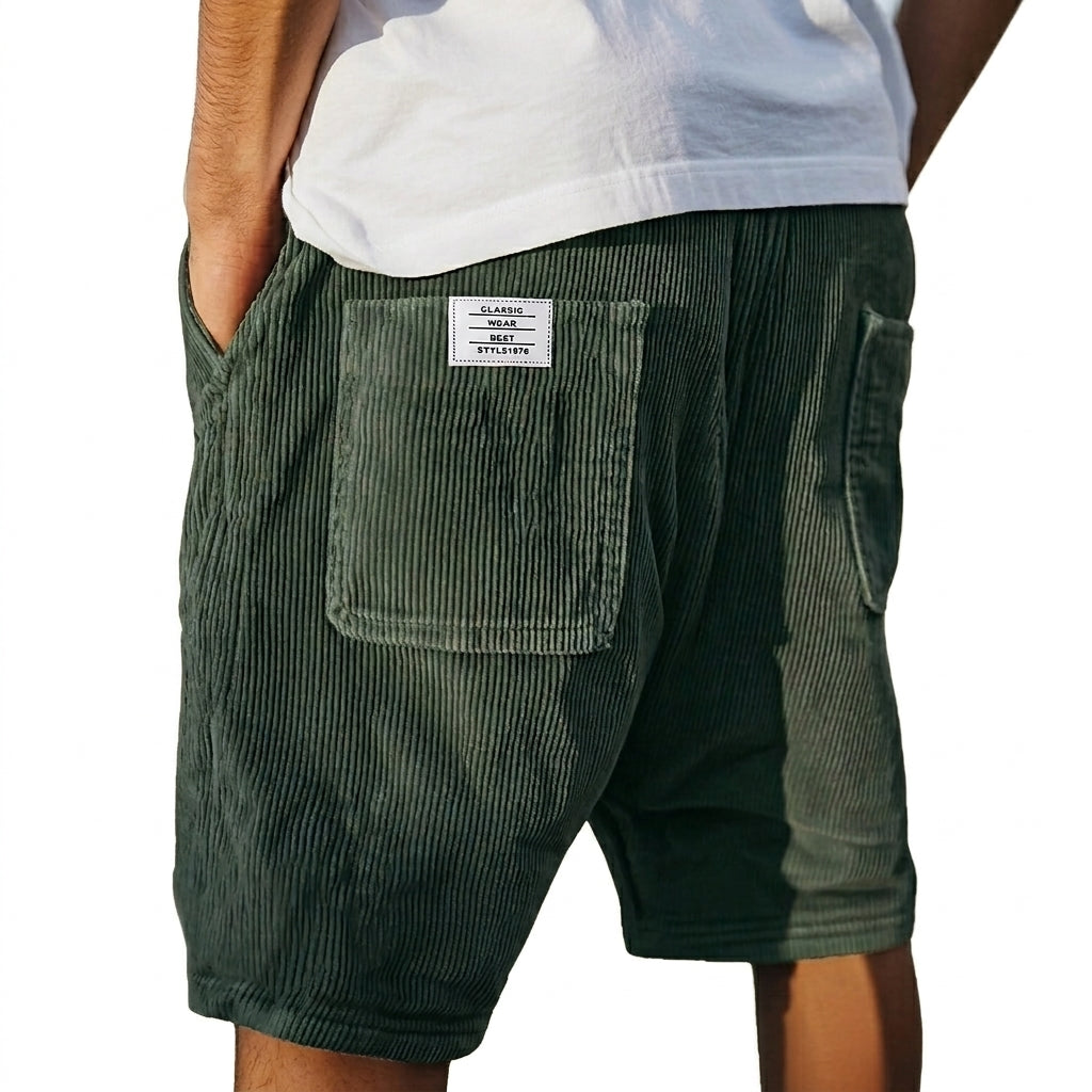 Hommes Shorts à texture de lignes verticales en relief avec poches arrière et étiquette Vert Foncé