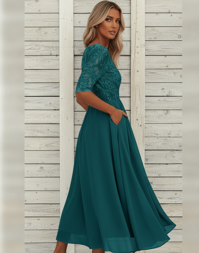 Robe femme avec haut en dentelle et jupe évasée