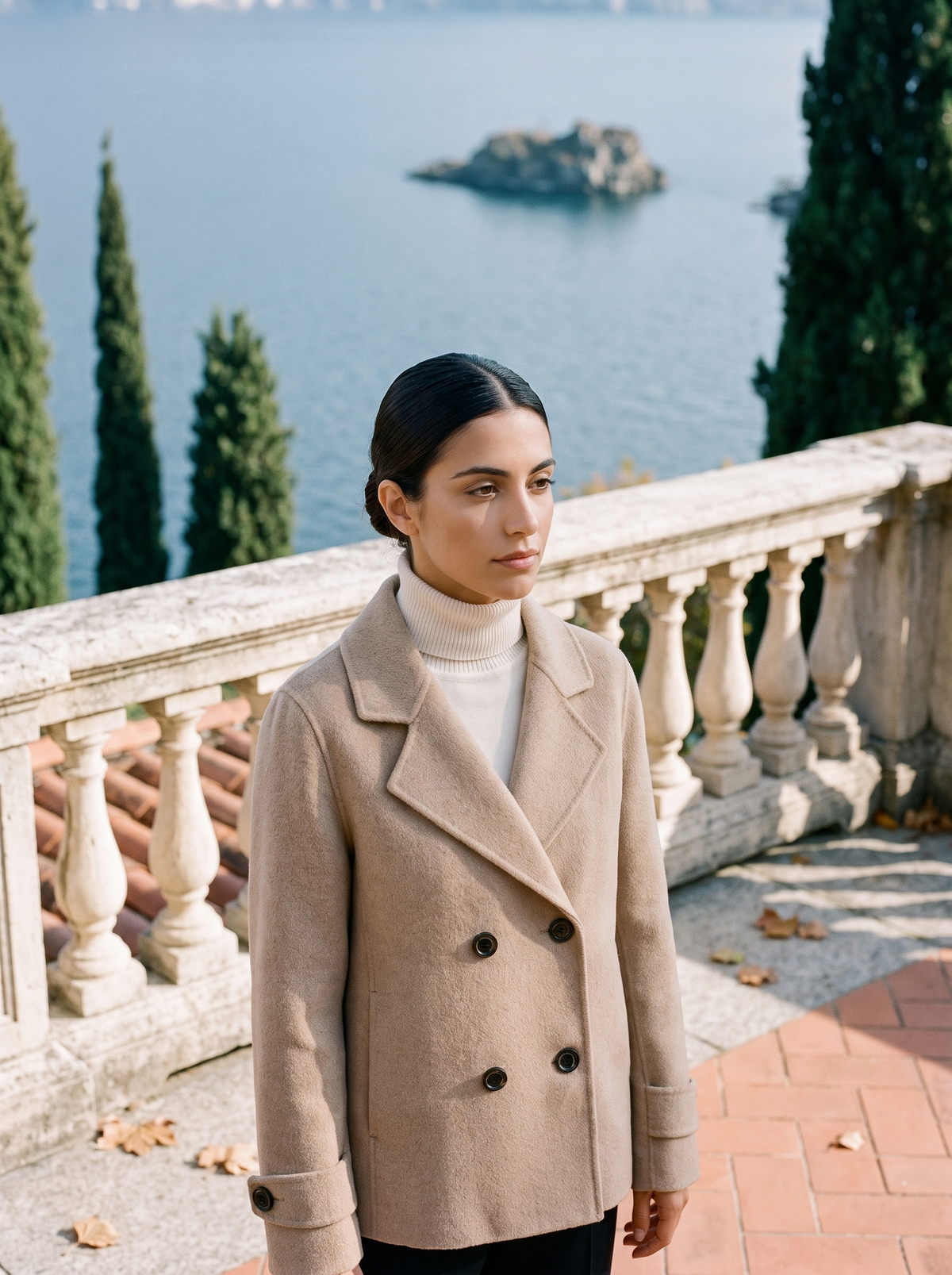 Manteau court pour femme avec revers et boutons 7