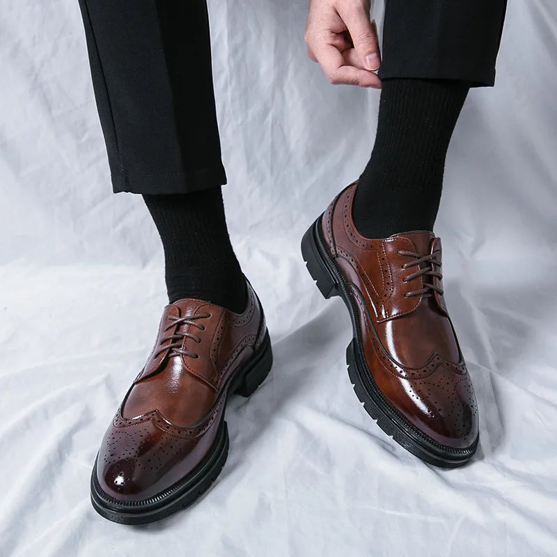 Chaussures Habillées à Lacets pour Homme avec Détails Wingtip et Perforations