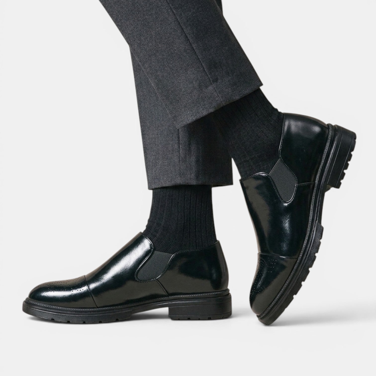 Mocassins Brogues à enfiler pour homme avec panneaux latéraux élastiques 2