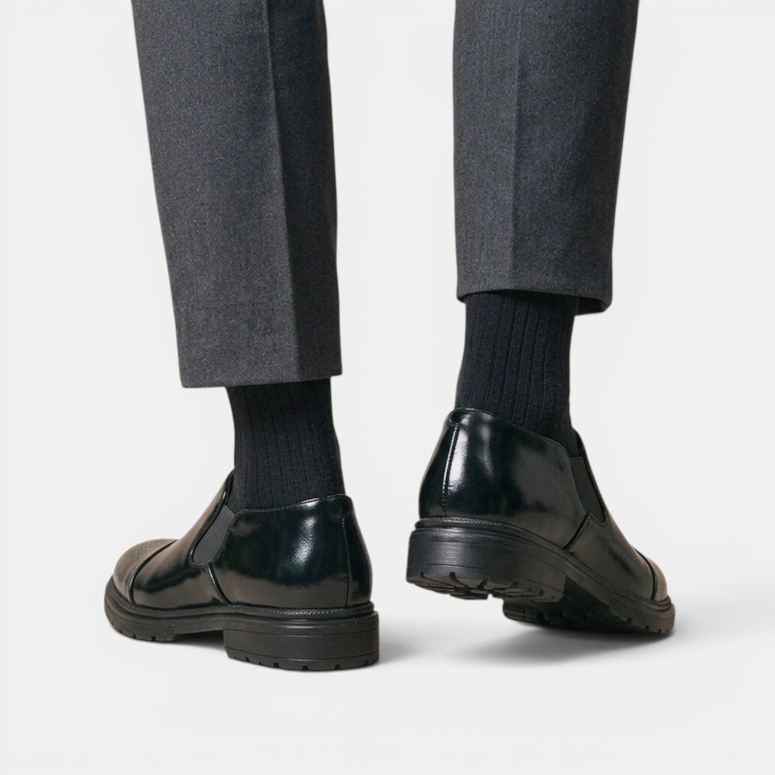Mocassins Brogues à enfiler pour homme avec panneaux latéraux élastiques 4