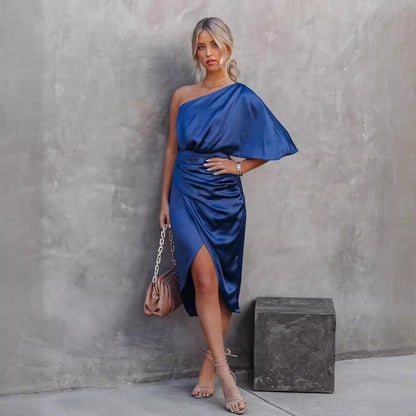 Robe midi à une épaule avec drapé et fente latérale pour femme