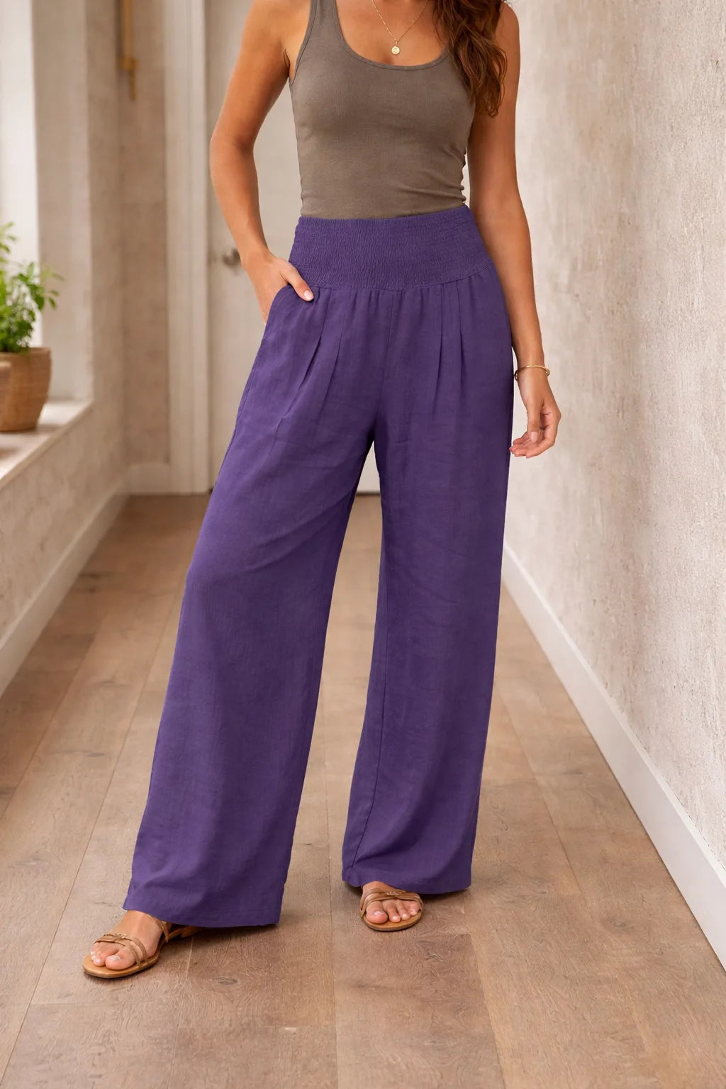 Pantalon large pour femme avec taille smockée 2