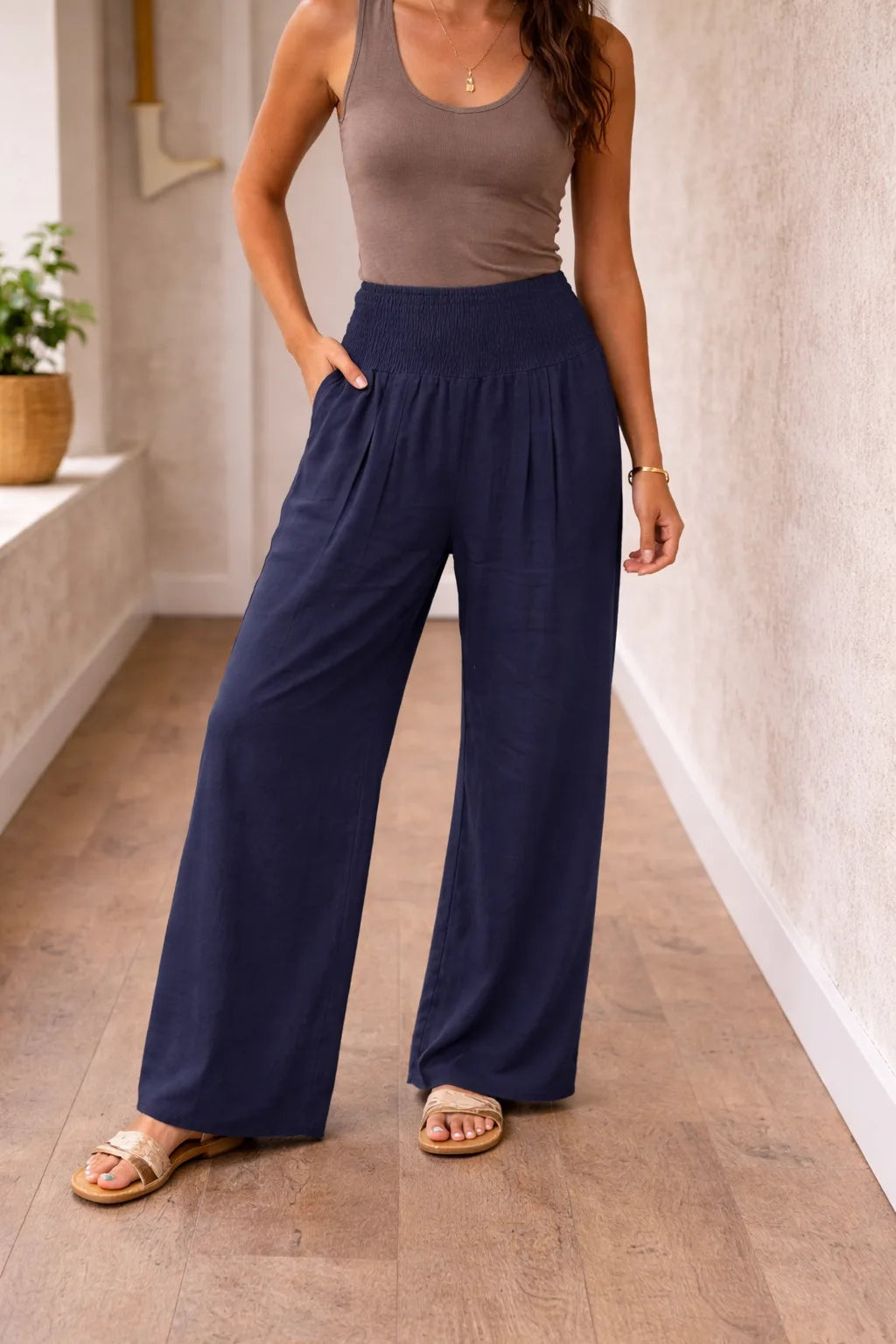 Pantalon large pour femme avec taille smockée 6