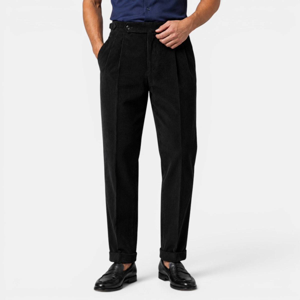 Pantalon plissé en velours côtelé pour homme avec ourlets à revers 2