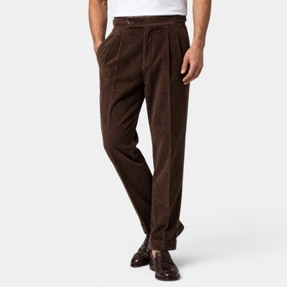 Pantalon plissé en velours côtelé pour homme avec ourlets à revers 3