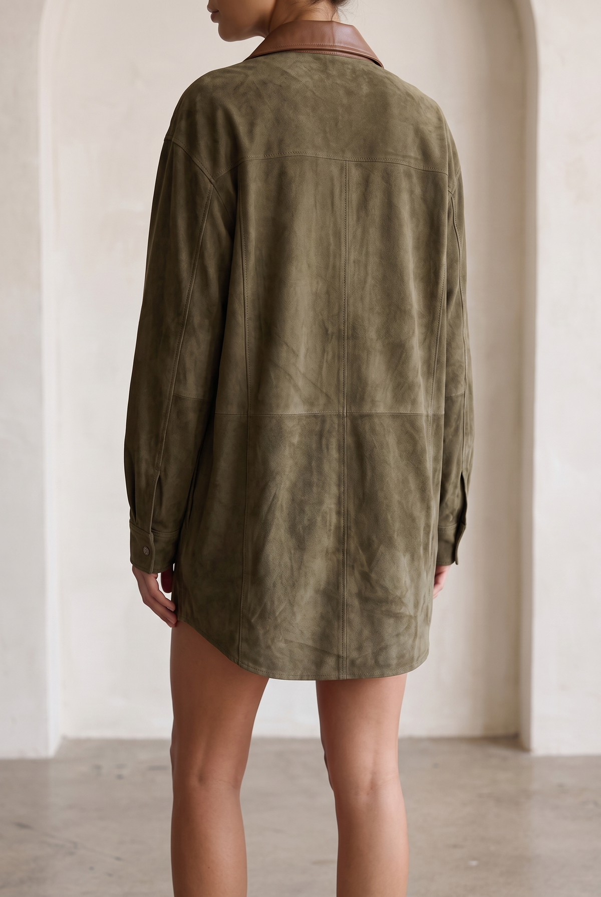 Robe chemise courte en suédine pour femme avec col contrastant 9