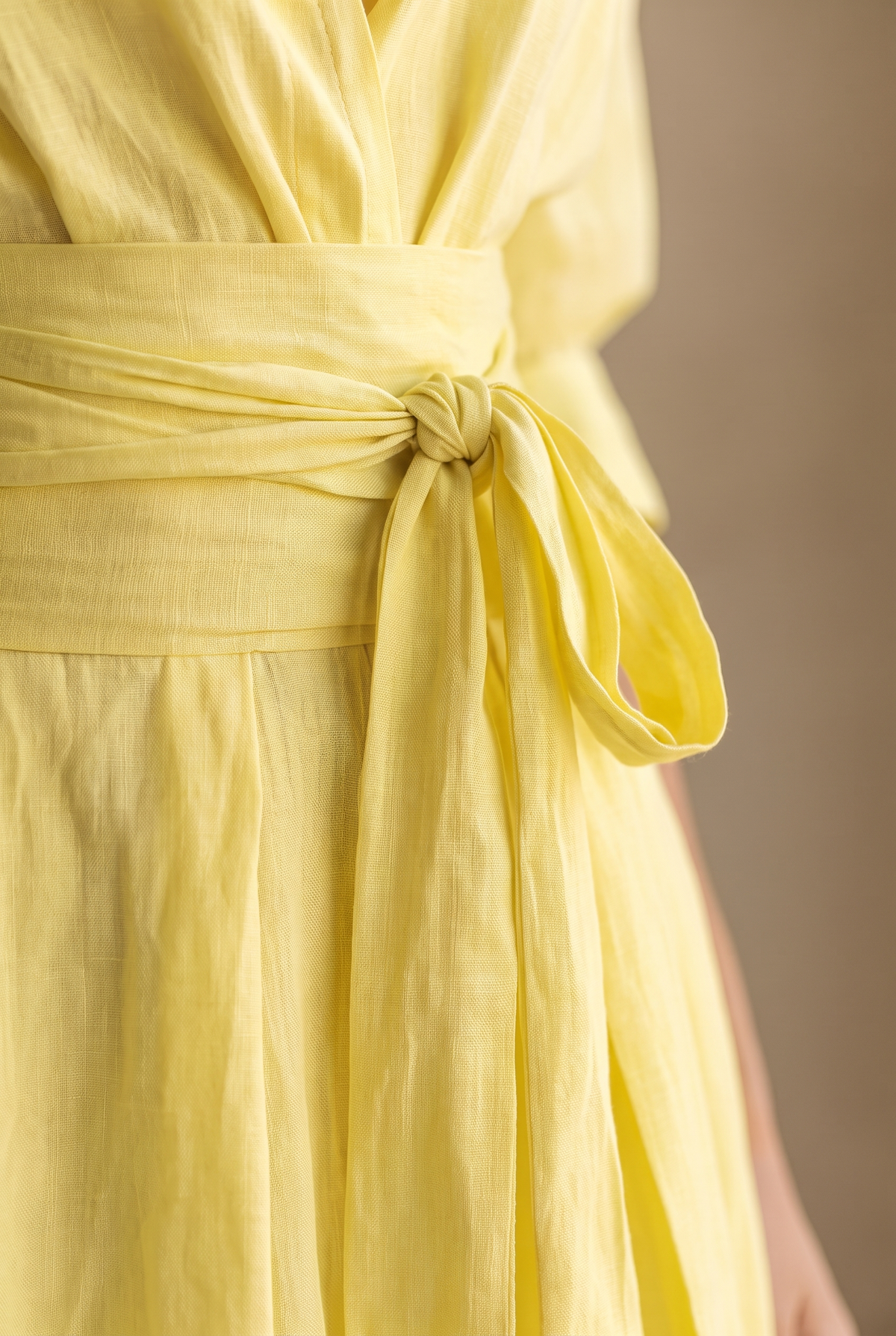 Robe chemise longue pour femme avec ceinture à nouer et manches mi-longues 4