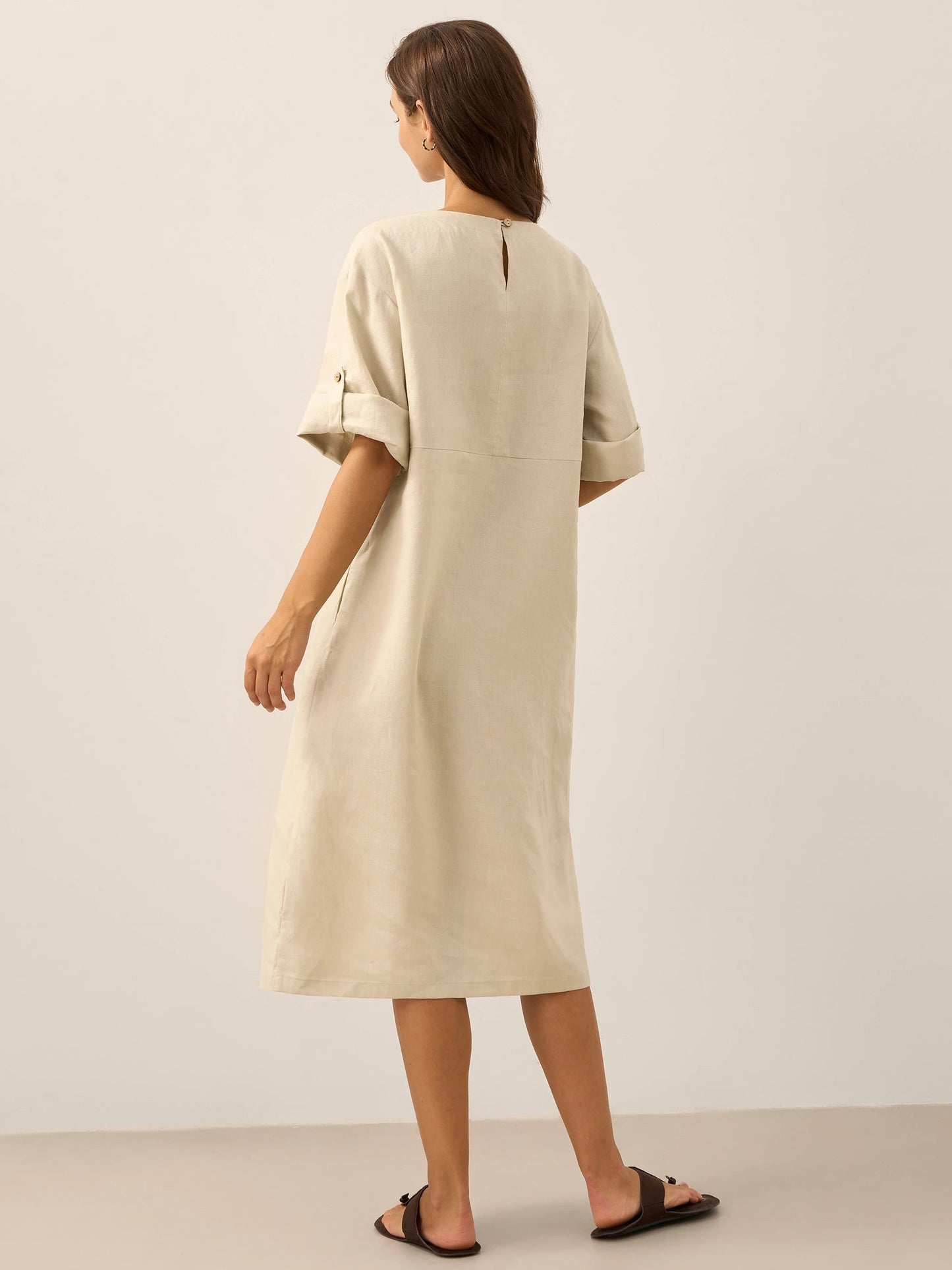 Robe midi à col rond pour femme avec boutons latéraux 21