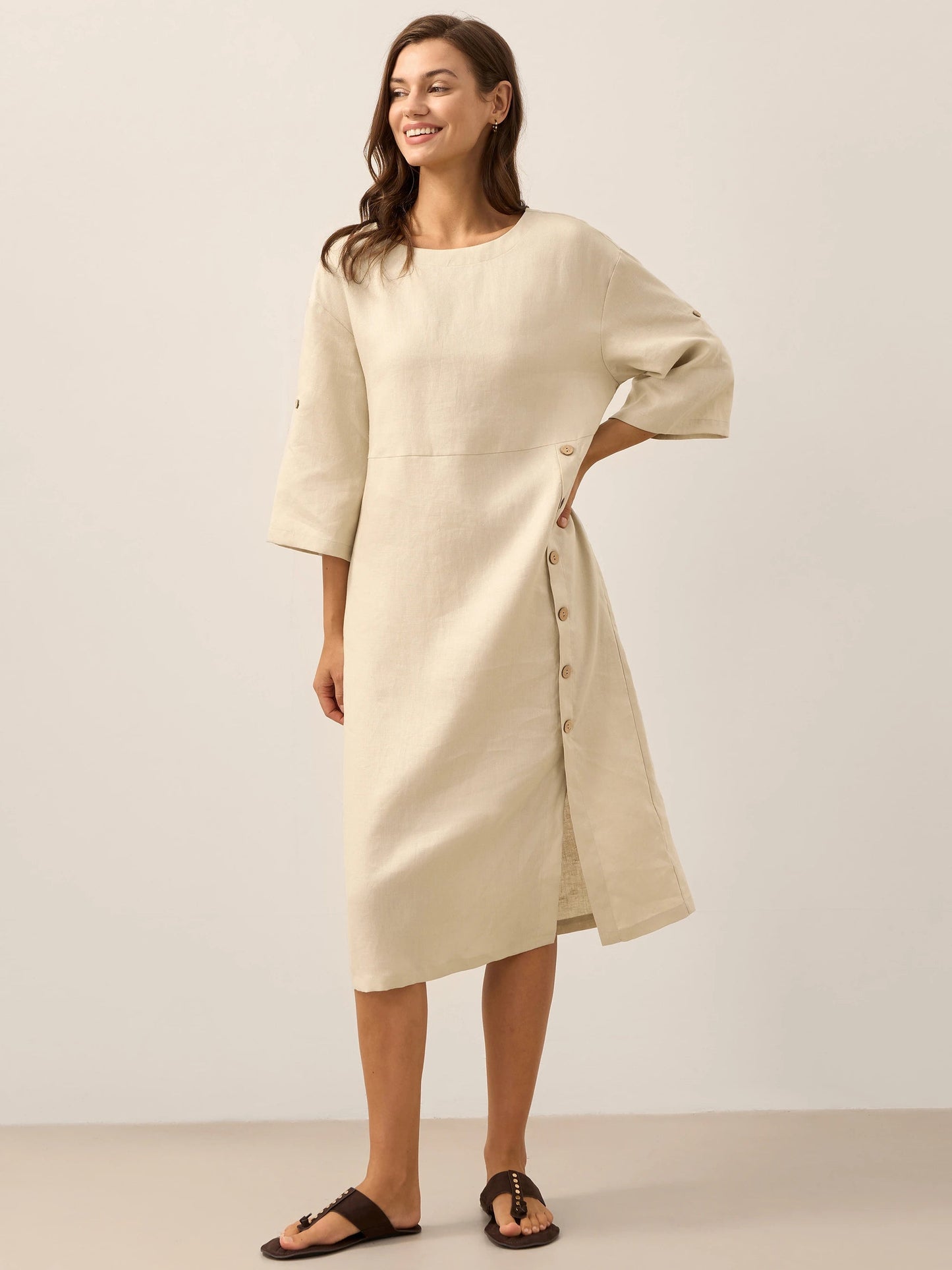 Robe midi à col rond pour femme avec boutons latéraux 22