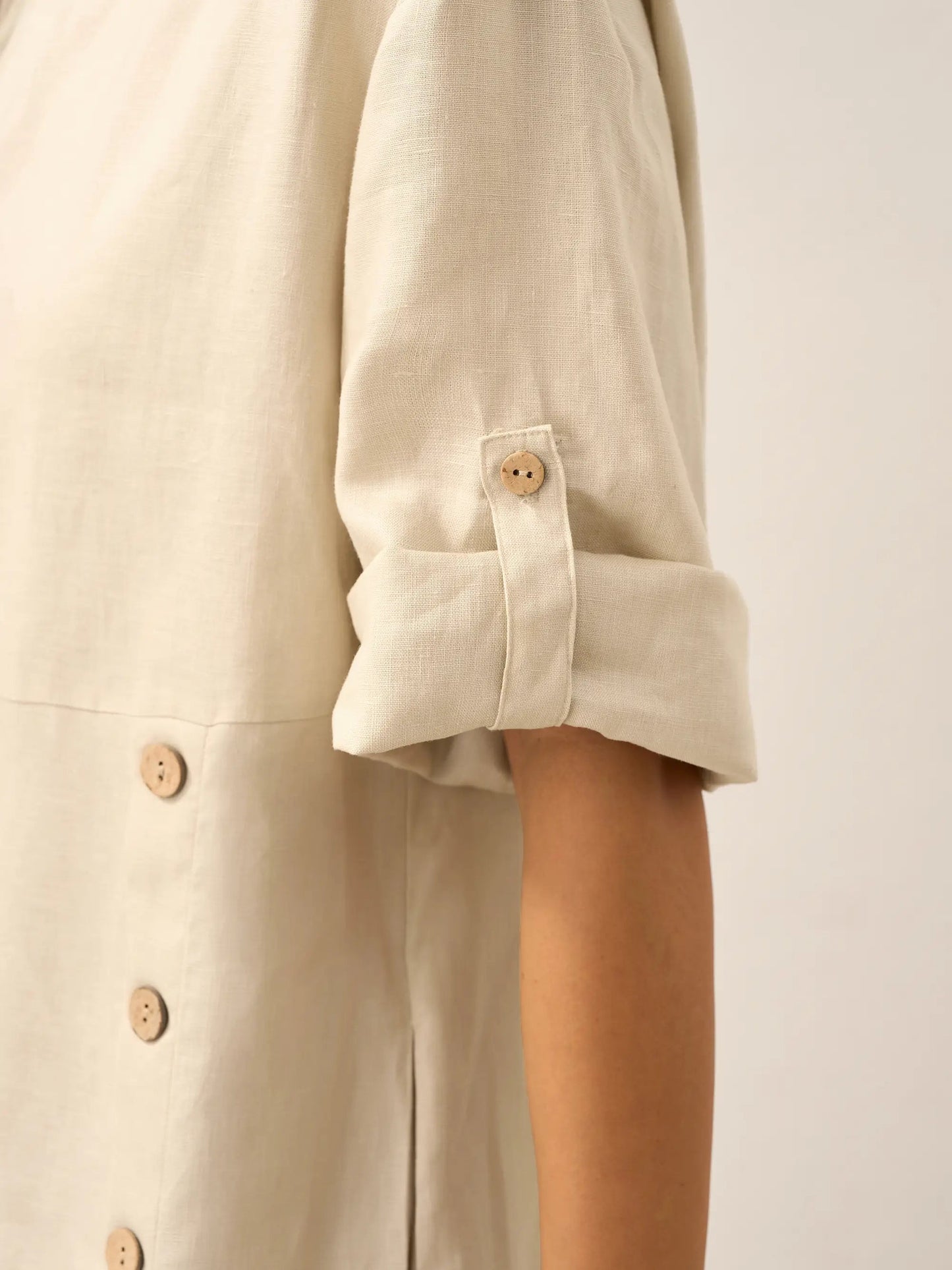 Robe midi à col rond pour femme avec boutons latéraux 26