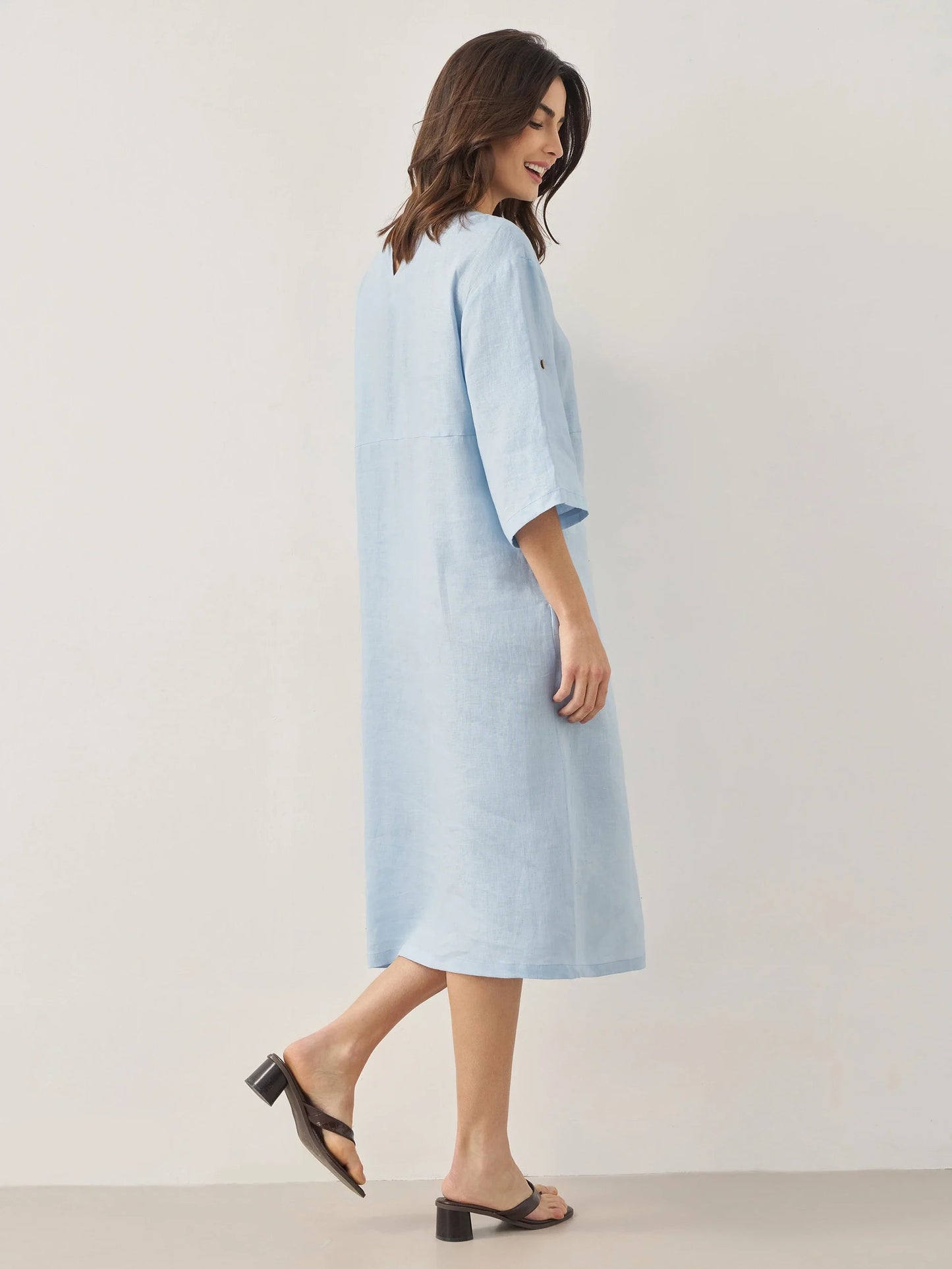 Robe midi à col rond pour femme avec boutons latéraux 8
