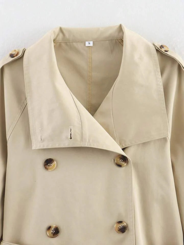 Trench-coat court pour femme avec ceinture et boutons 11
