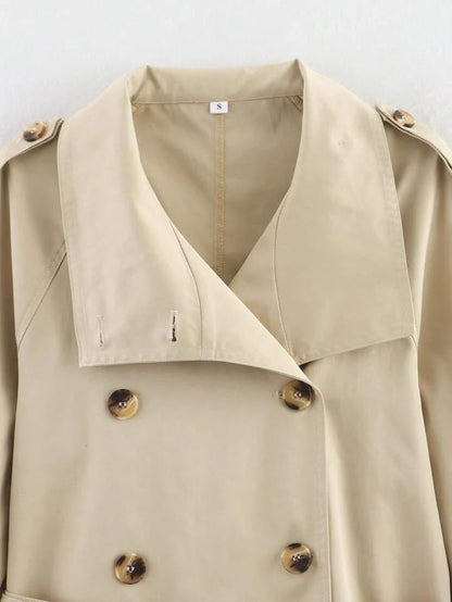 Trench-coat court pour femme avec ceinture et boutons 11