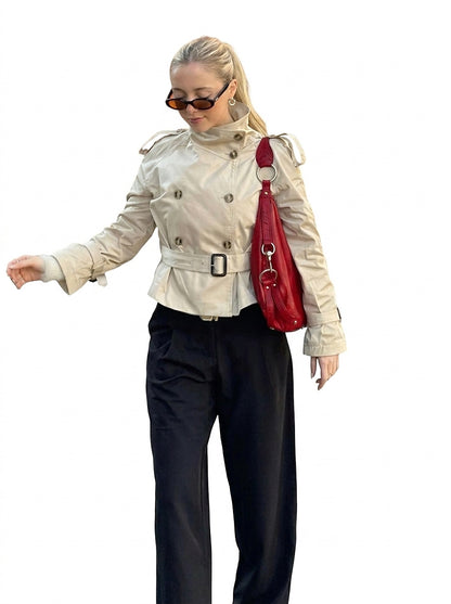 Trench-coat court pour femme avec ceinture et boutons 2