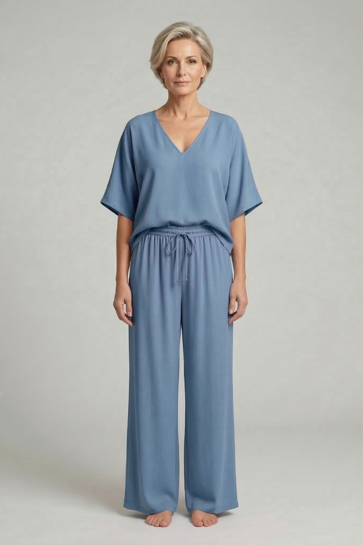 Ensemble deux pièces femme avec haut à col en V et pantalon large