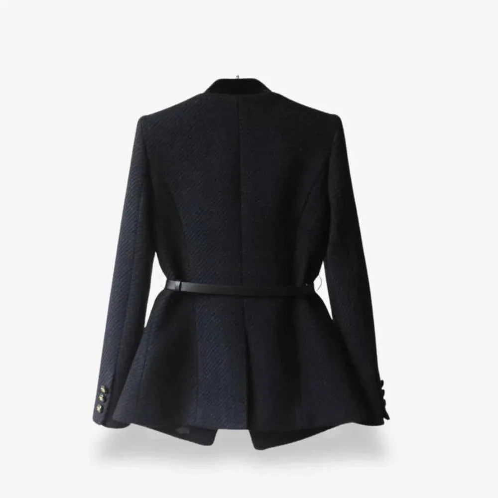 Blazer ajusté structuré avec finitions contrastées pour femme-Blazer Woman-Gigié