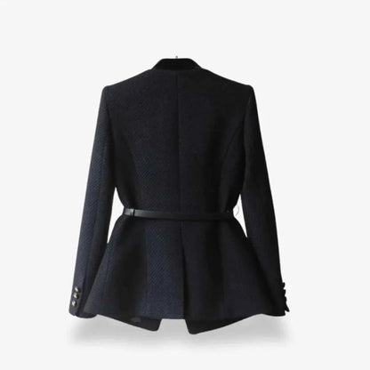 Blazer ajusté structuré avec finitions contrastées pour femme-Blazer Woman-Gigié