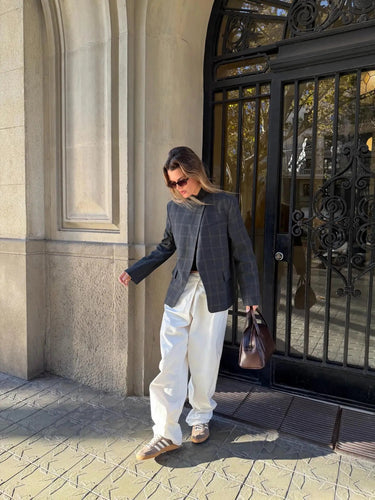 Blazer Femme Structuré avec Col Montant et Fermeture Asymétrique-Blazer Woman-Gigié