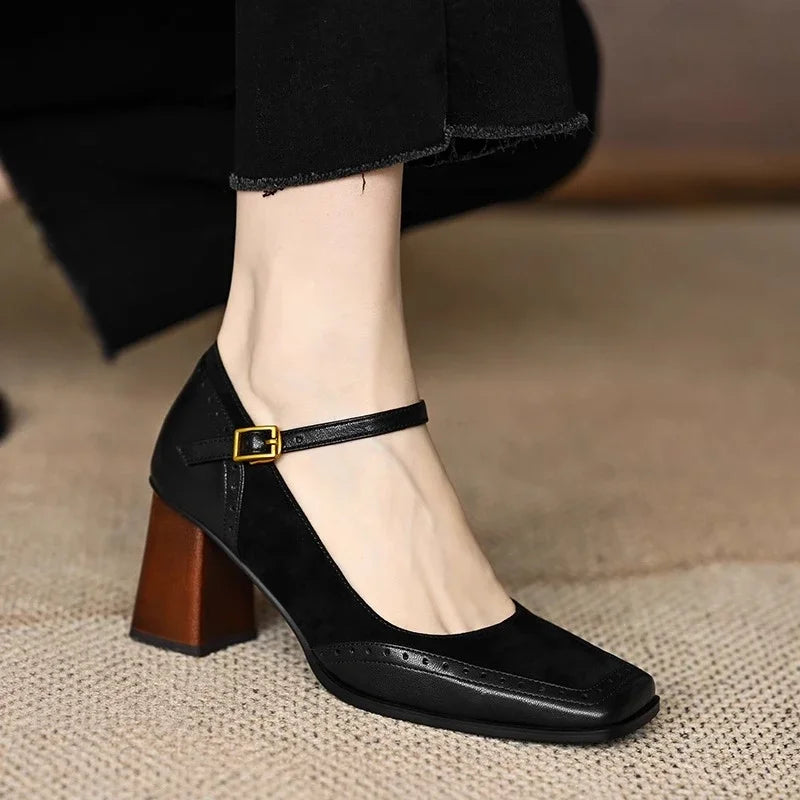 Bottines Fermées pour Femme avec Découpes Latérales, Trois Brides à Boucles et Talon Bloc-Men Shoes-Gigié