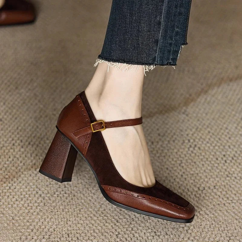 Bottines Fermées pour Femme avec Découpes Latérales, Trois Brides à Boucles et Talon Bloc-Men Shoes-Gigié