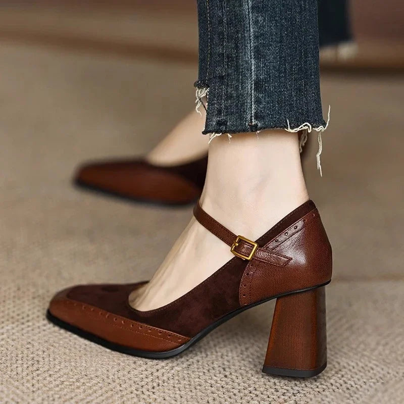 Bottines Fermées pour Femme avec Découpes Latérales, Trois Brides à Boucles et Talon Bloc-Men Shoes-Gigié