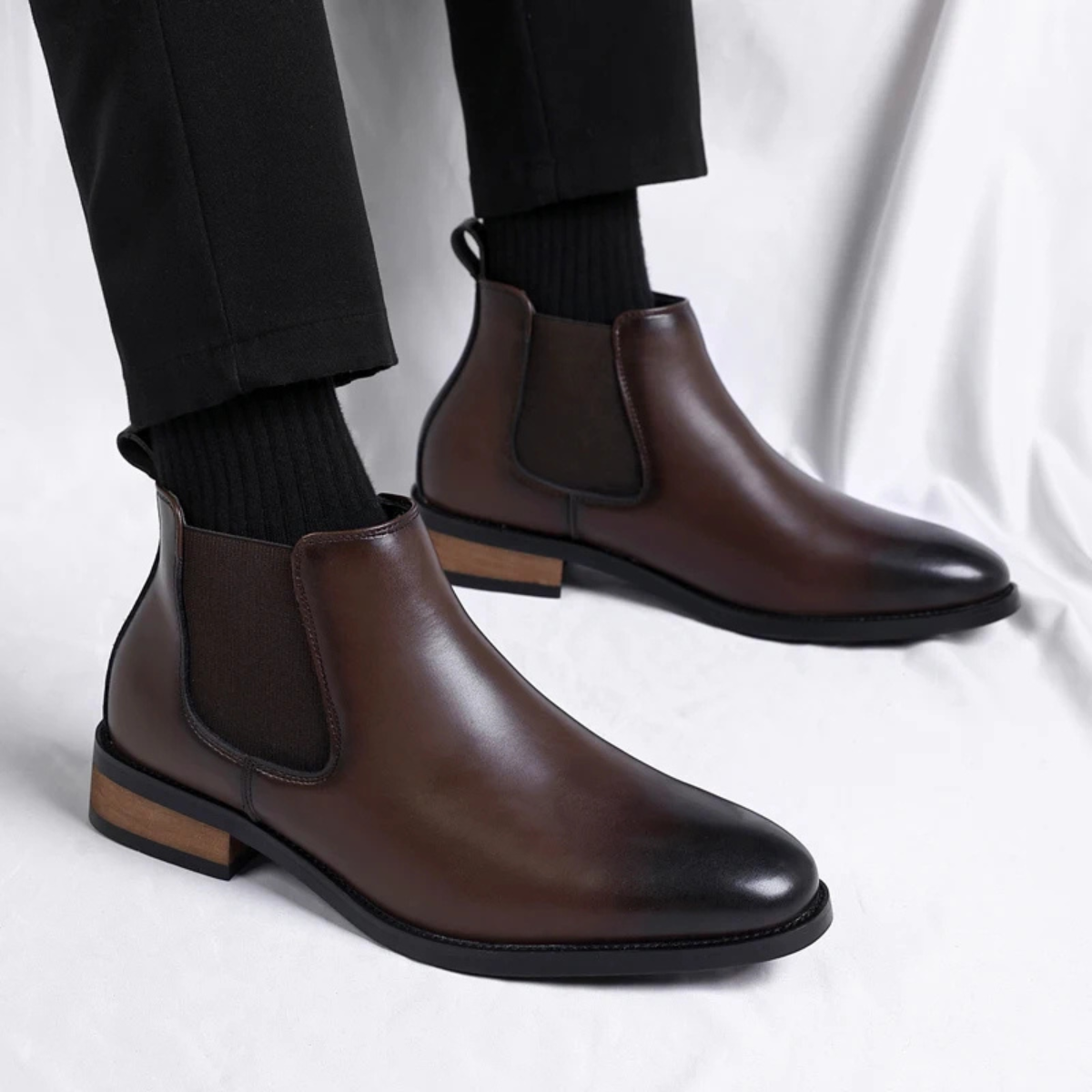 Bottines pour homme avec panneaux latéraux élastiques et languettes-Men Shoes-Gigié
