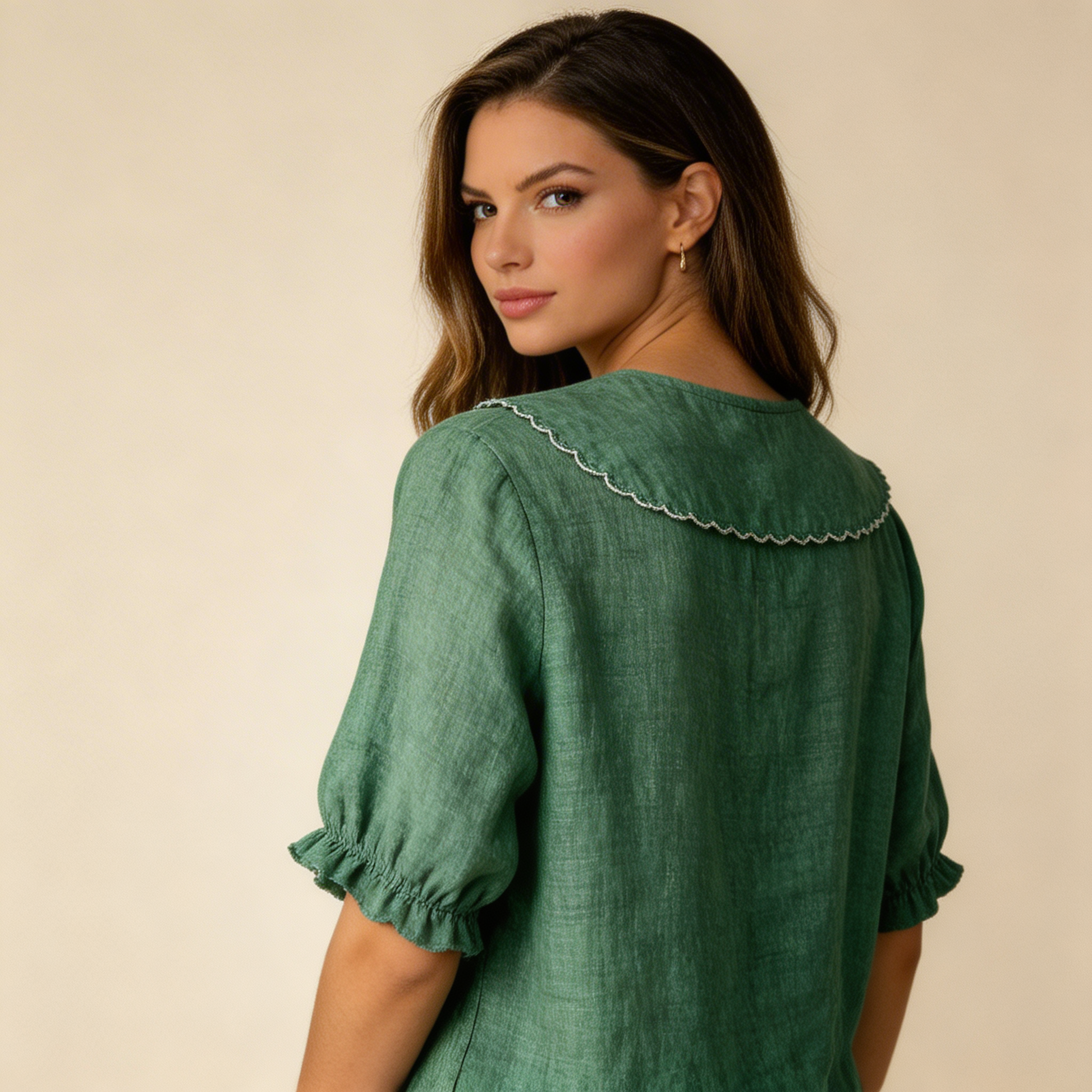 Chemisier femme avec fermeture boutonnée et col arrondi-Blouse for women-Gigié