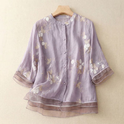 Chemisier pour femme avec patte de boutonnage, encolure arrondie et structure florale-Blouse for women-Gigié